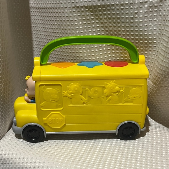 CoComelon Musical Learning Bus - Picture 5 of 5
